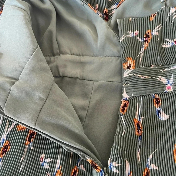 Astr the label plisse floral jumpsuit - Picture 9 of 10